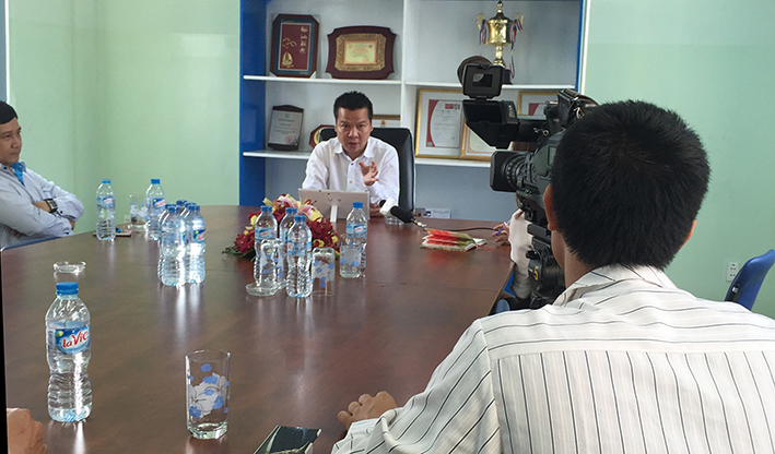 Trưa 09/04/2015, Phóng viên VTV1 phỏng vấn TGĐ Inox Đại Dương